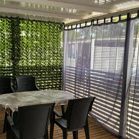 אתר קמפינג Laguna Mobile Homes פריבלאקה